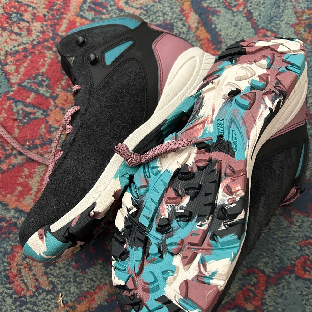 Columbia Women's Lace-Up Hiking Boot in dark charcoal with Pink & Teal Accents - Picture 11 of 12